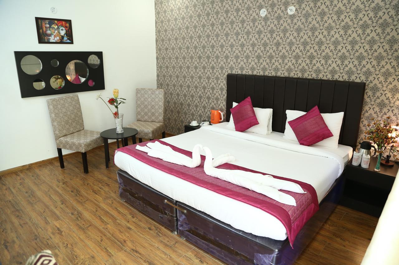 Home-Like Infinity Resort Vrindāvan Exterior foto